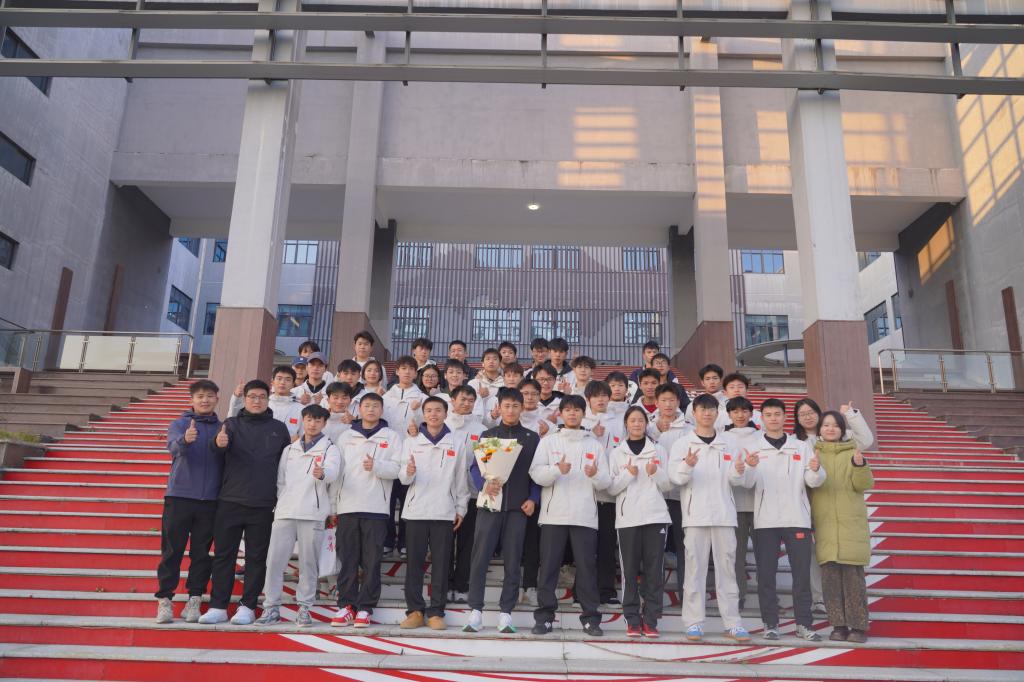 体育系健儿谢光超全运会载誉而归